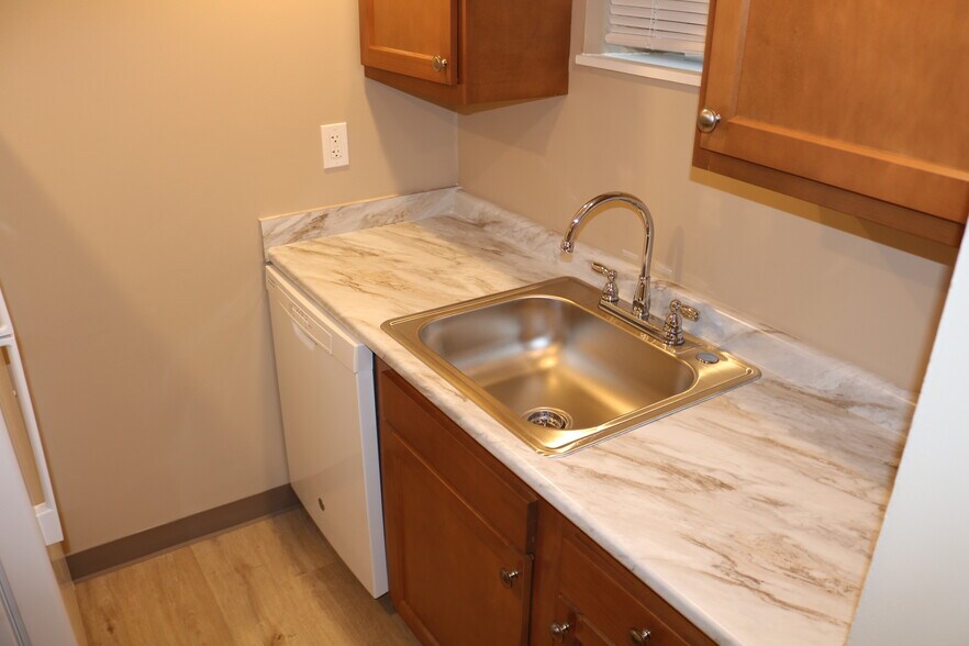 Tiffany Apartments 925 California Ave Pittsburgh PA 15202 Apartment