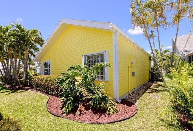 Building Photo - 4031 NE Breakwater Dr