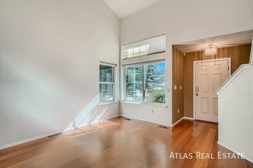 Building Photo - 4827 Ardley Dr