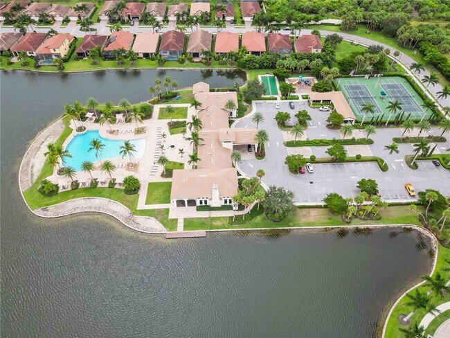 Building Photo - 645 Maraviya Blvd