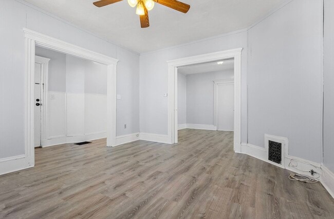 Building Photo - 403 Ferry St