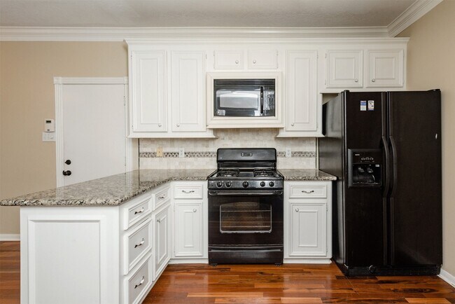 Building Photo - 215 Sunset Ridge Dr
