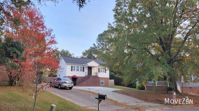 Building Photo - 7 Ratcale Ln