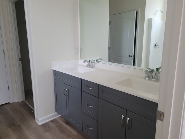 Building Photo - Brand New luxury home! Close to Delaware beaches