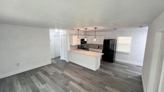 Building Photo - Timeless Appeal Meets Modern Living – 3BR Home on Expansive Lot in Titusville! WASHER & DRYER INC...
