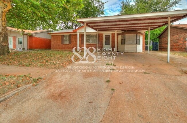 Building Photo - AVAILABLE NOW! 3 Bedroom/1 Bath Single Fam...