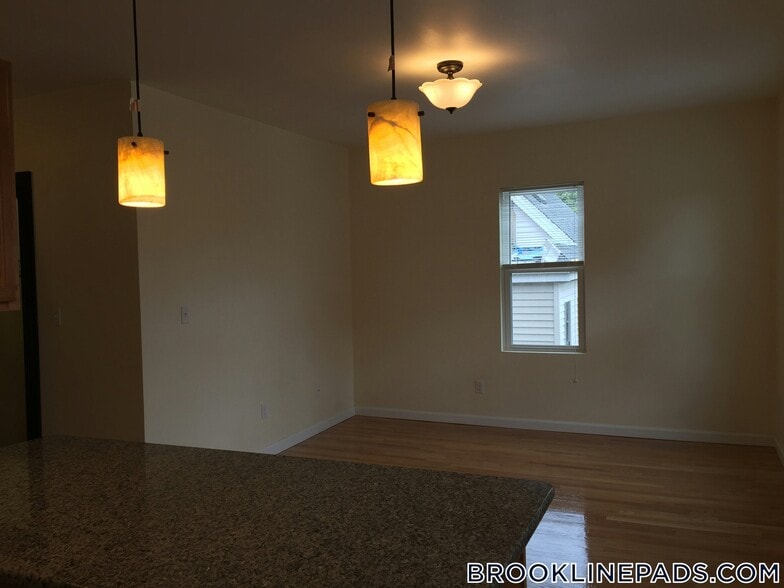 Building Photo - 5 Smythe St