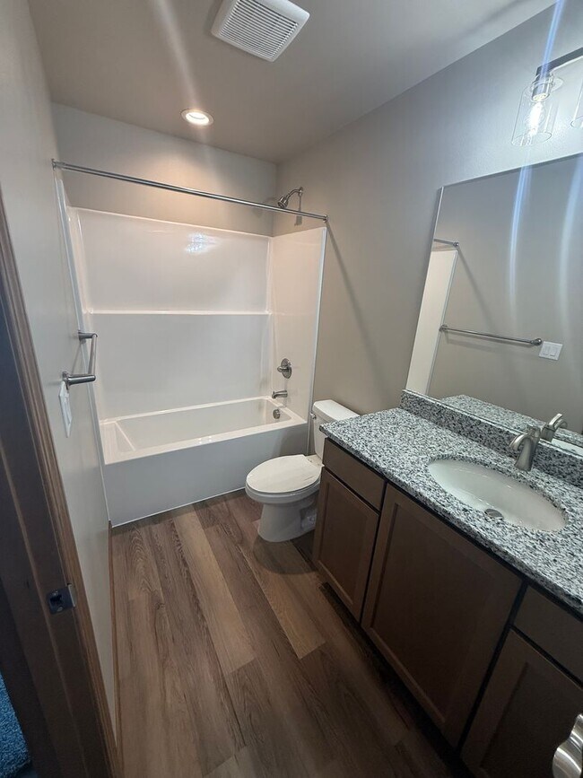 Building Photo - New Construction 3 bed, 2 bath!
