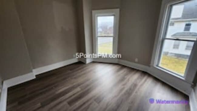 Building Photo - 9804 Miles Ave