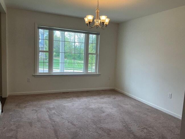 Building Photo - 301 Reserve Ln