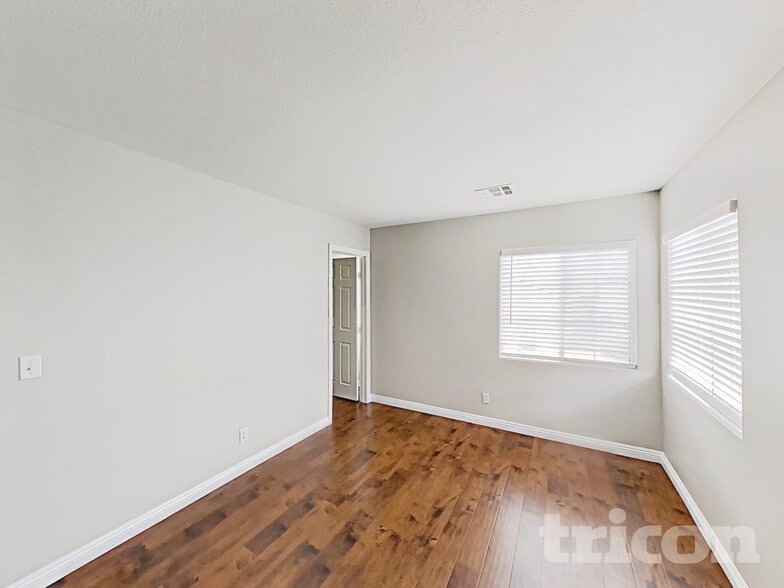 Building Photo - 717 Horse Stable Ave