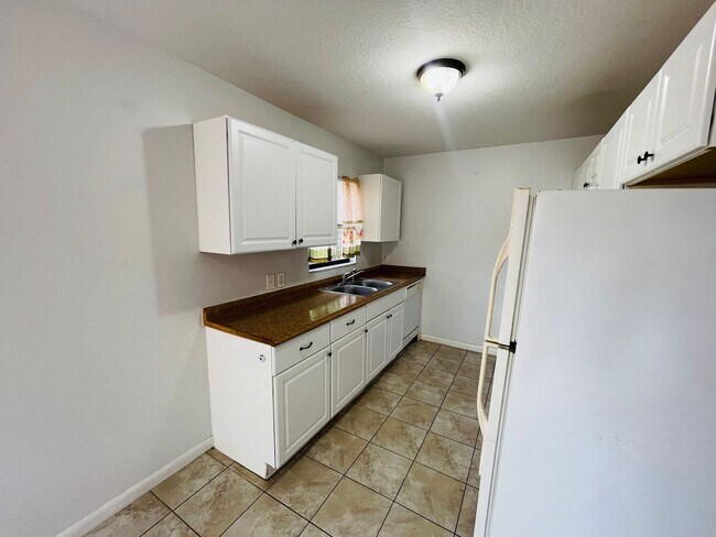 Building Photo - 2512 51st Ave Terrace W