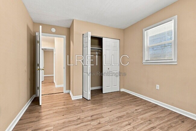 Building Photo - 4014 Parthenia Ave