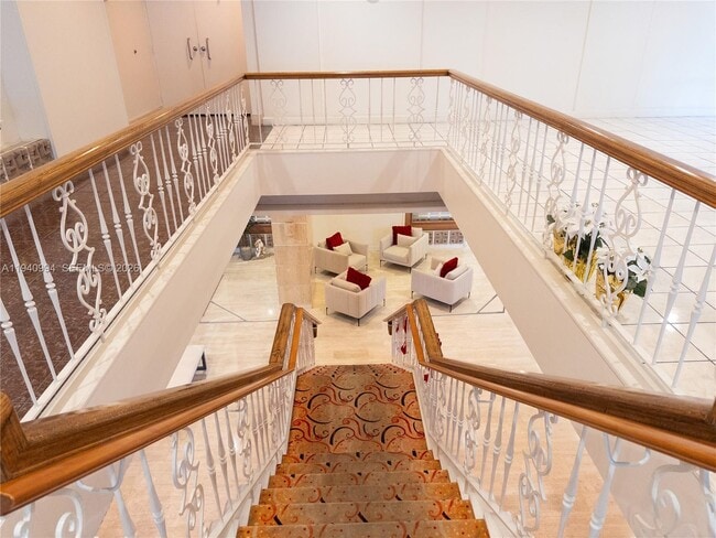 Building Photo - 2899 Collins Ave