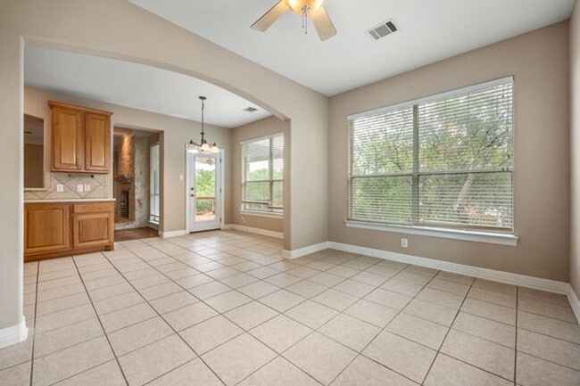 Building Photo - Spacious 2 Story 5 Bedroom , 4 full bathrooms located in Stone Oak!