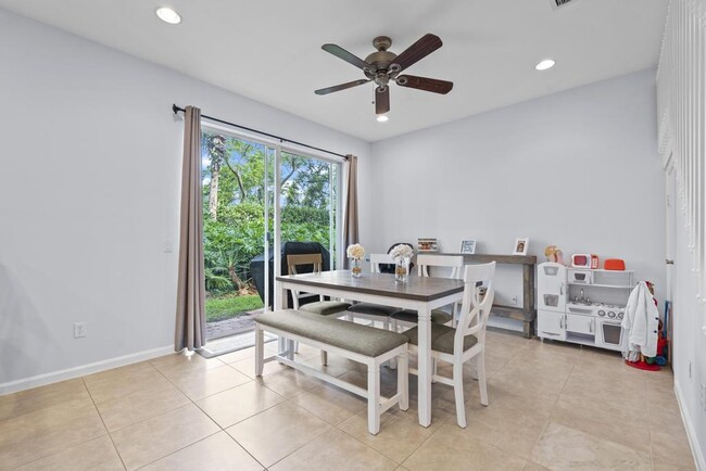 Building Photo - 7221 Briella Dr