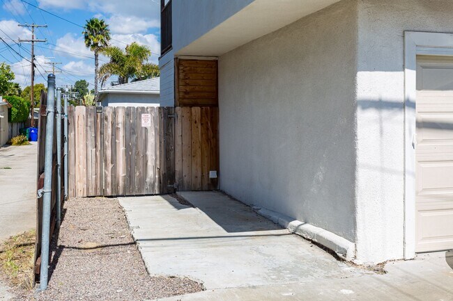 Building Photo - 4520 Marlborough Dr