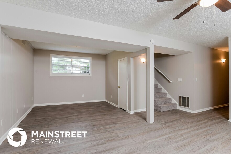 Building Photo - 2576 Wright St