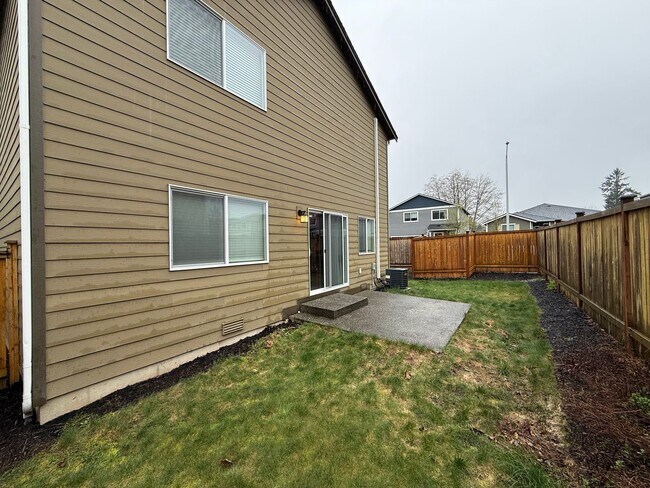 Building Photo - Spacious, modern 5-bed, 2.75-bath in sought-after Daisy Crossing Community in Sultan