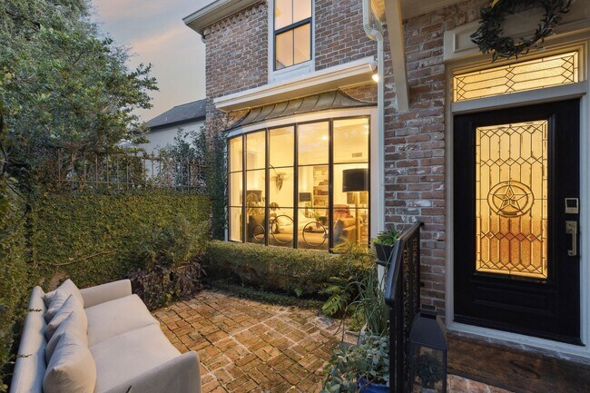 Building Photo - 4964 Post Oak Timber Dr