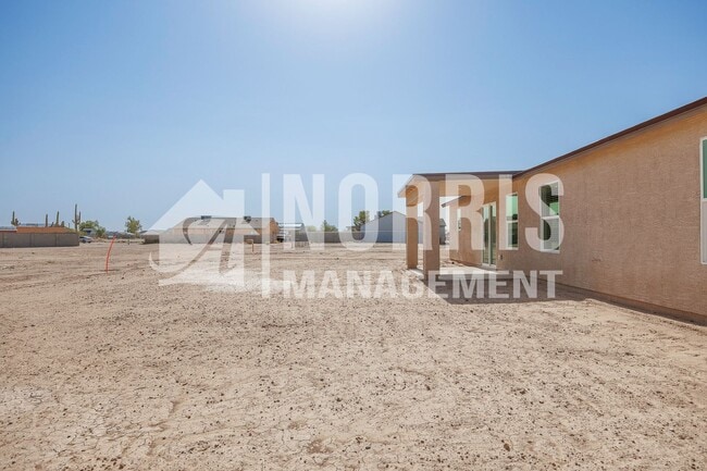 Building Photo - Brand New Beautiful Large Single Story Home