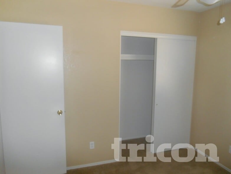 Building Photo - 4524 W Gail Dr