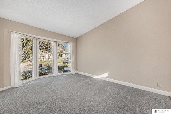 Building Photo - 3105 Mirror Cir