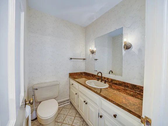 Building Photo - 9720 Burnett Dr