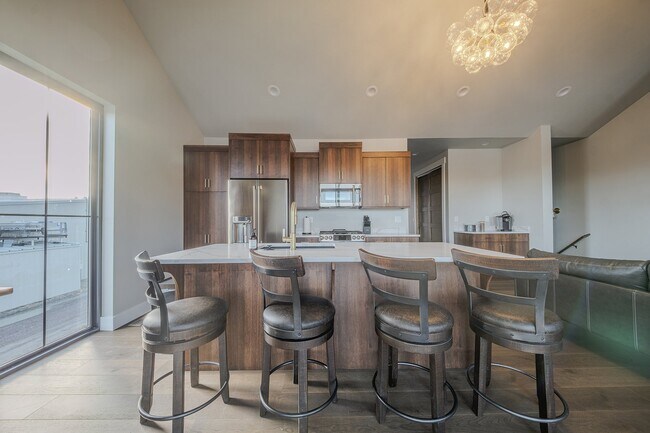 Building Photo - 205 Stoner Loop