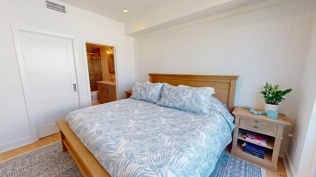 Building Photo - BRAND NEW CONDO | EV Charging