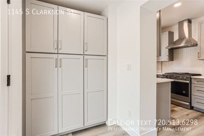 Building Photo - 1145 S Clarkson St