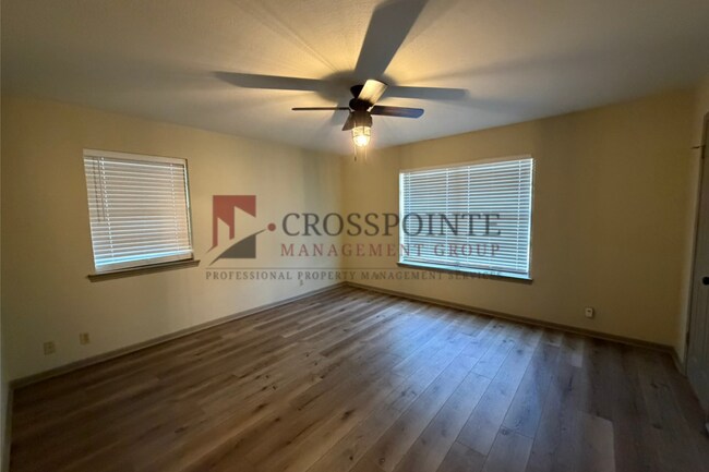 Building Photo - Almost Ready! 2 Bedroom 1 Bath ON Lake Palestine!