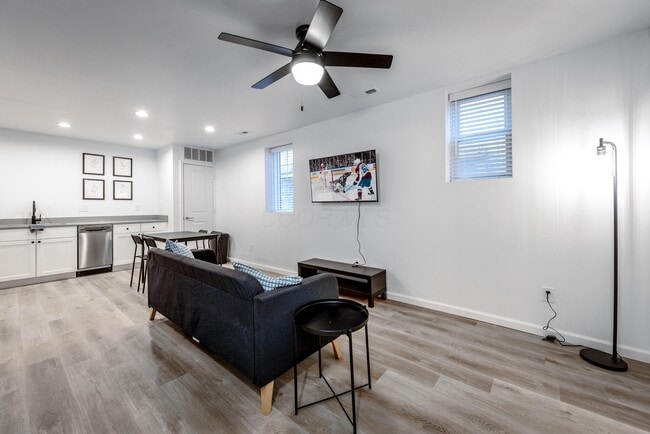 Building Photo - 62 S Main St