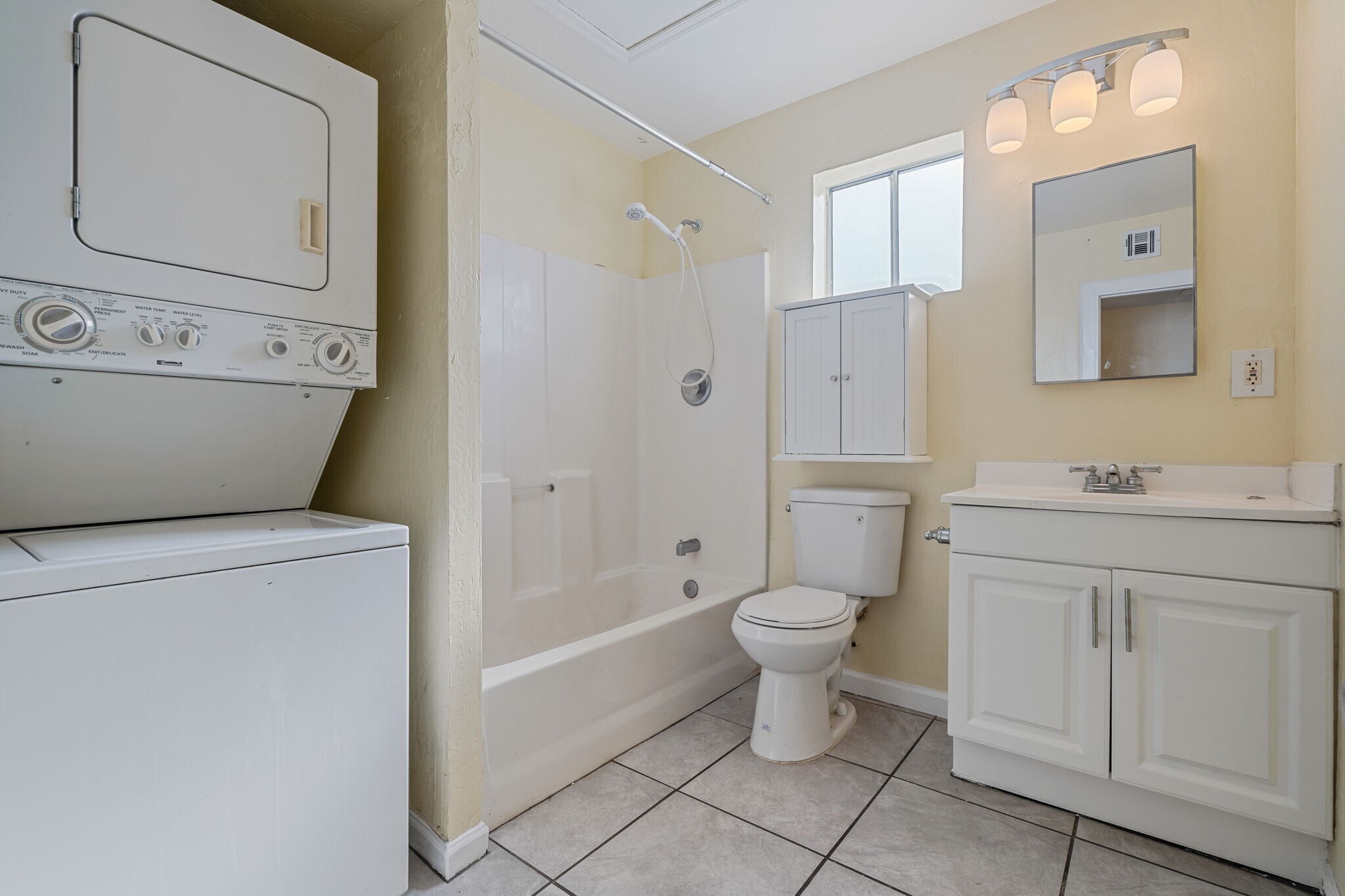 Building Photo - 2745 E Willetta St