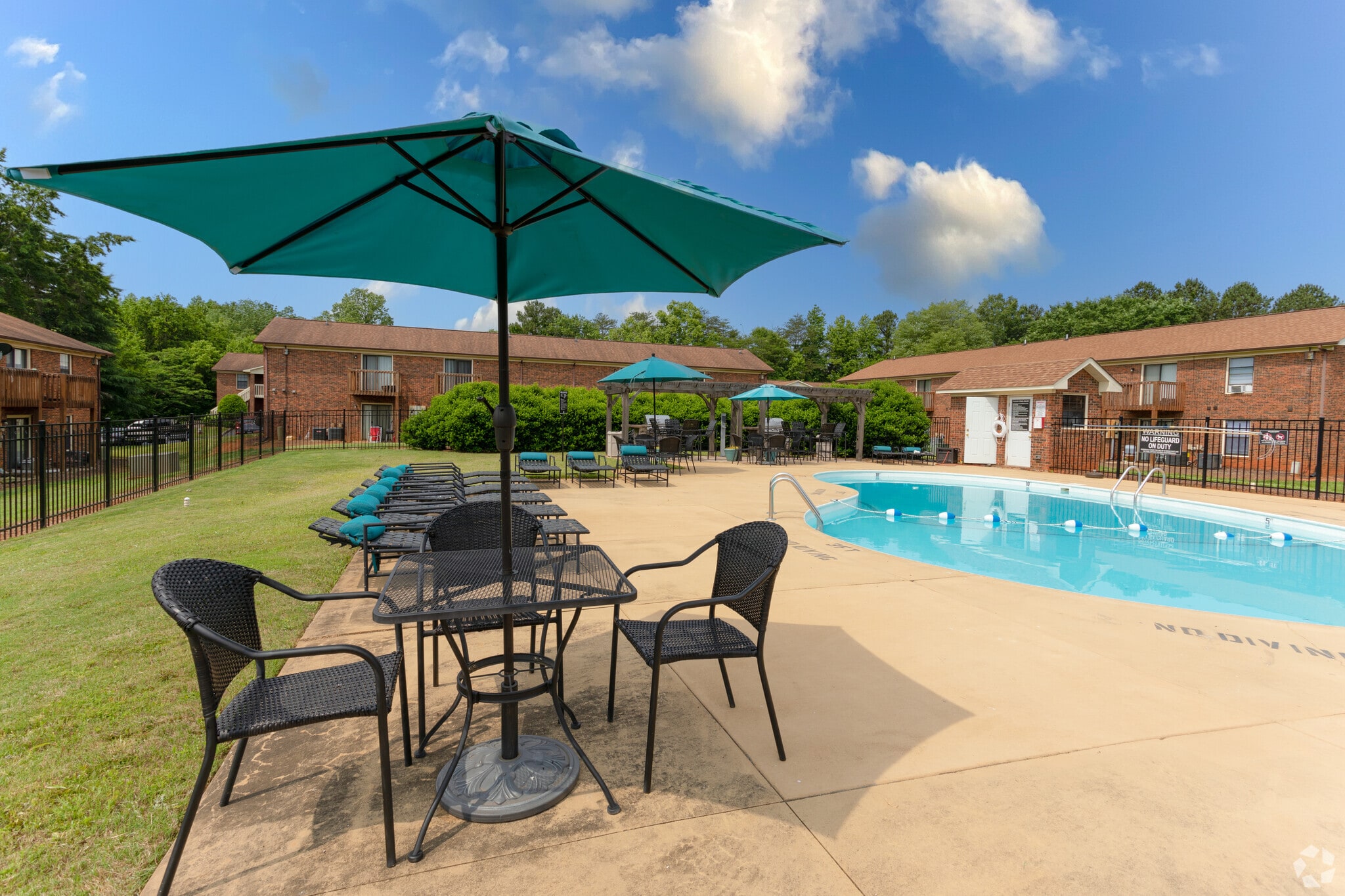 Willow Creek Apartments 1515 S Mebane St Burlington NC 27215