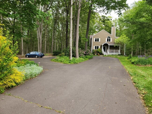 Building Photo - 46 Country Way