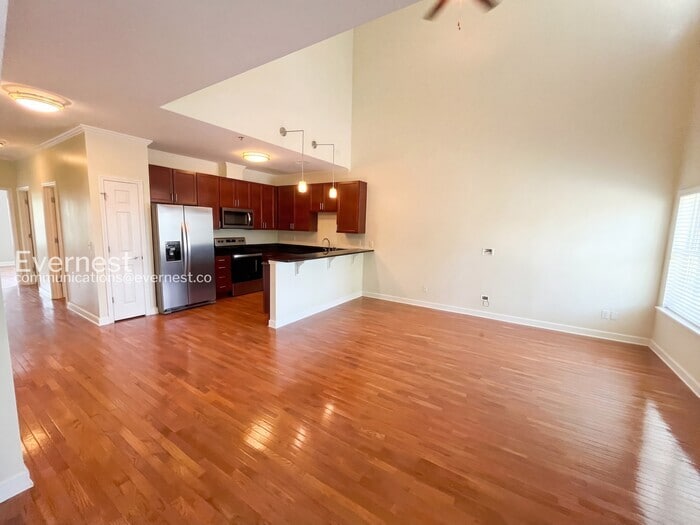 Building Photo - 221 Delmont St