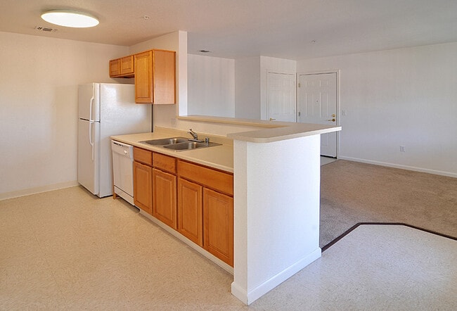 Building Photo - Blue Oak Court