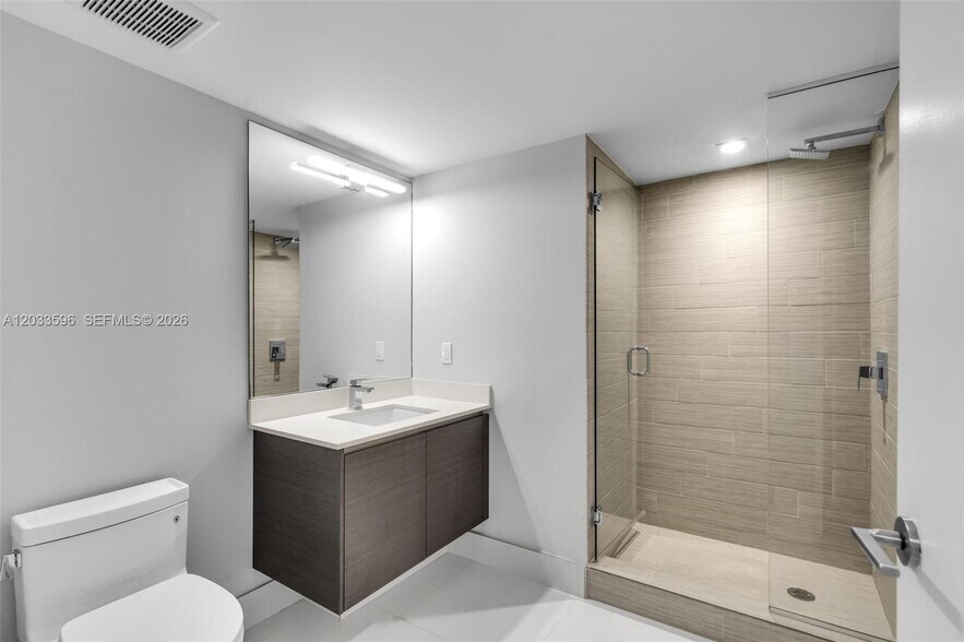 Building Photo - 300 Sunny Isles Blvd