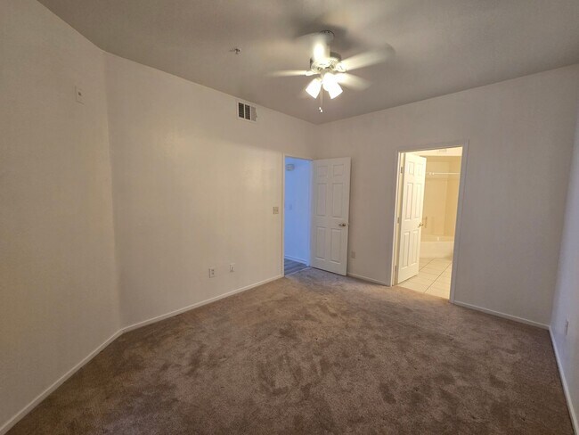 Building Photo - A Fabulous 2 Bedroom Condo at Vistana
