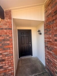 Building Photo - 5528 Gibson Dr