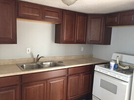 Building Photo - 611 W Madison St