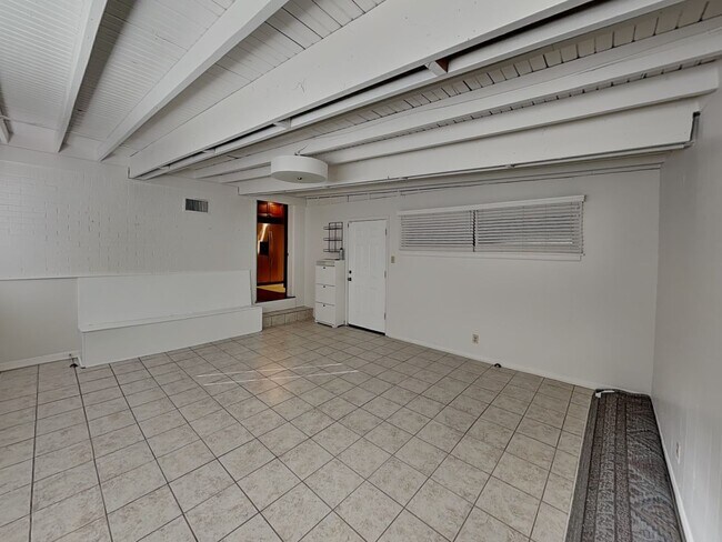 Building Photo - Charming Brick Home in the Heart of Richland Hills – Birdville ISD