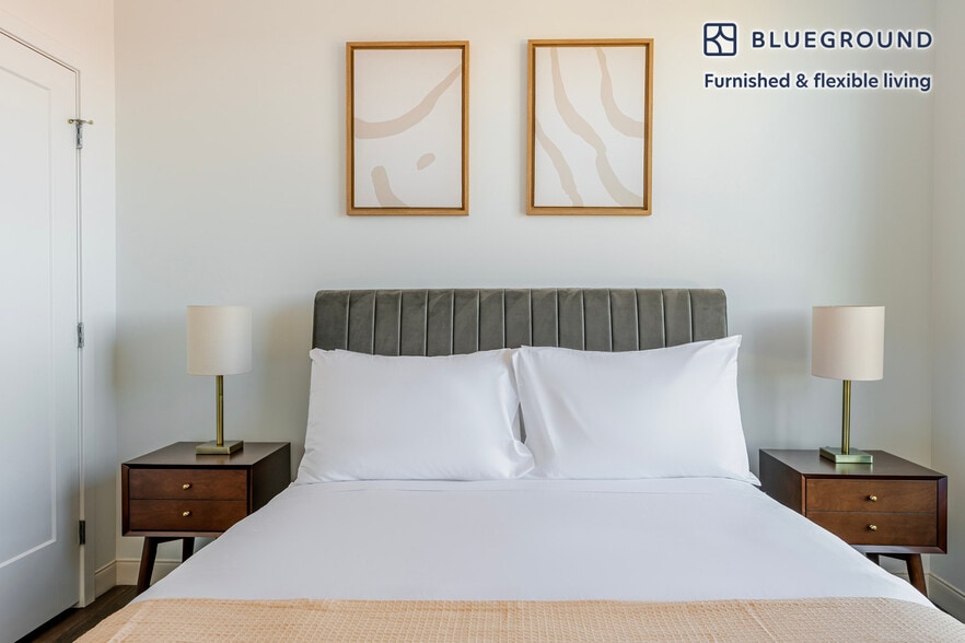 Building Photo - 245 Walnut St