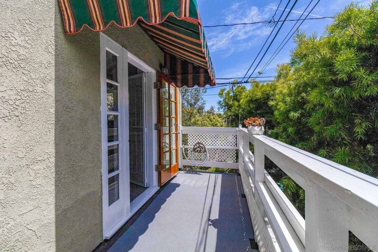 Private Balcony - 3616 E 10th St