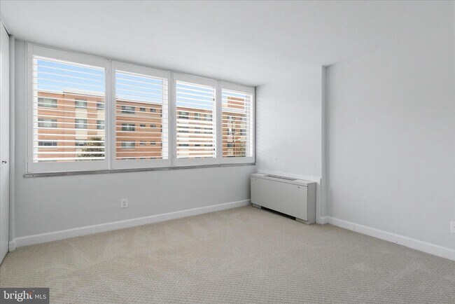 Building Photo - 1301 S Arlington Ridge Rd