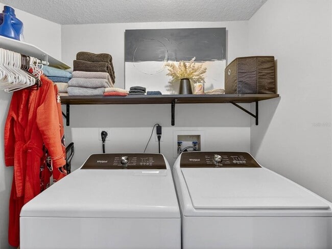 Building Photo - 357 Waterford Cir W