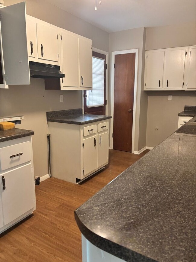 Building Photo - McCrory