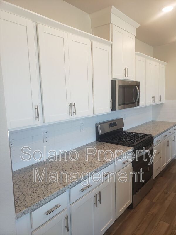 Building Photo - 2940 Sugar Pne St