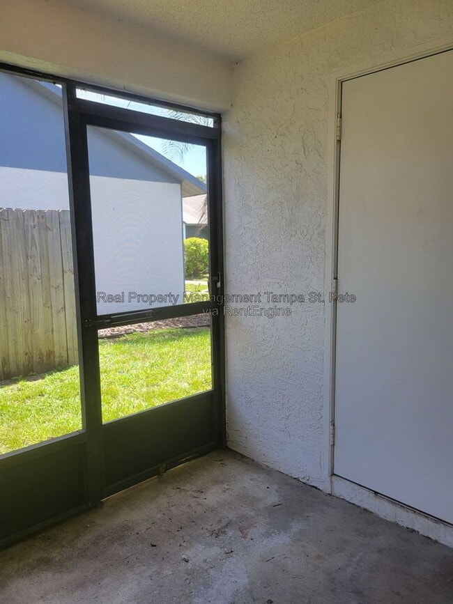 Building Photo - 2024 Sheffield Ct